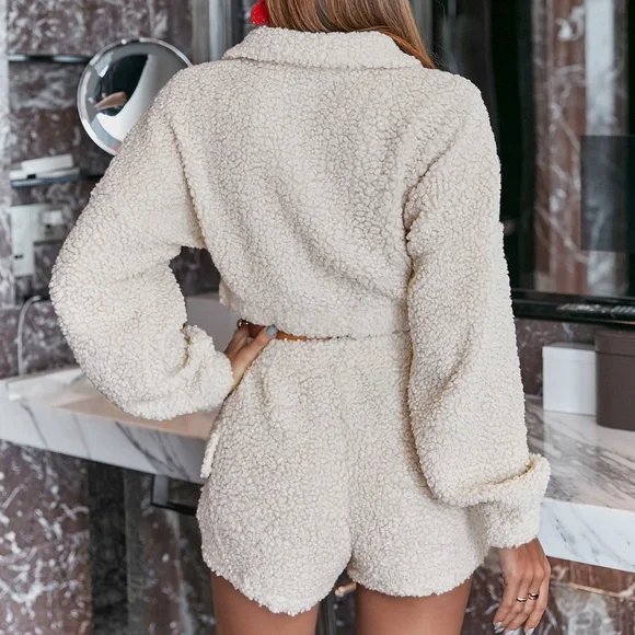 Cozy Cream popcorn Oversized Jacket Shorts Set Minimalist - Picture 2 of 4